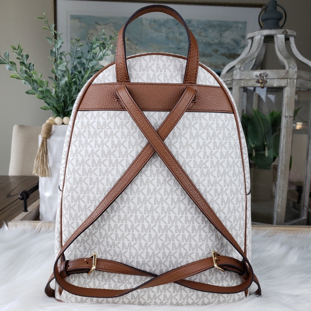 🌺NWT Michael Kors LG Abbey backpack bag Vanilla - Picture 5 of 8